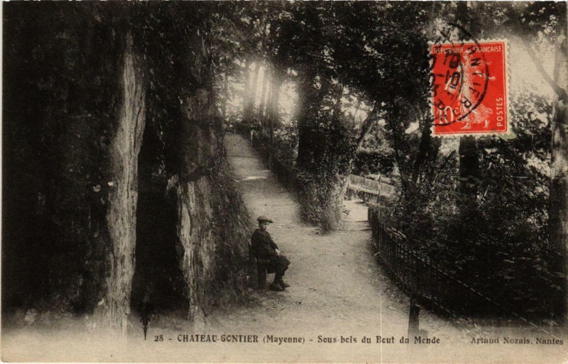 Carte postale ancienne Chateau-Gontier Sous bois du Bout du Monde