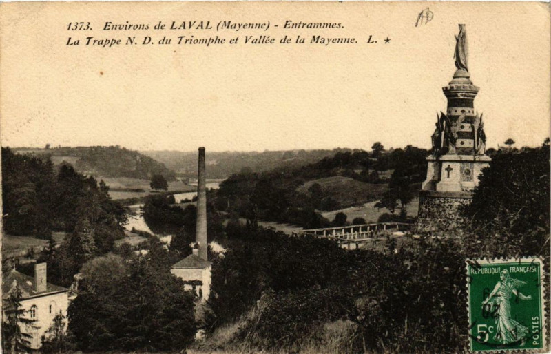 Carte postale ancienne Env. de Laval Entrammes La Trappe N-D du Triomphe à Laval