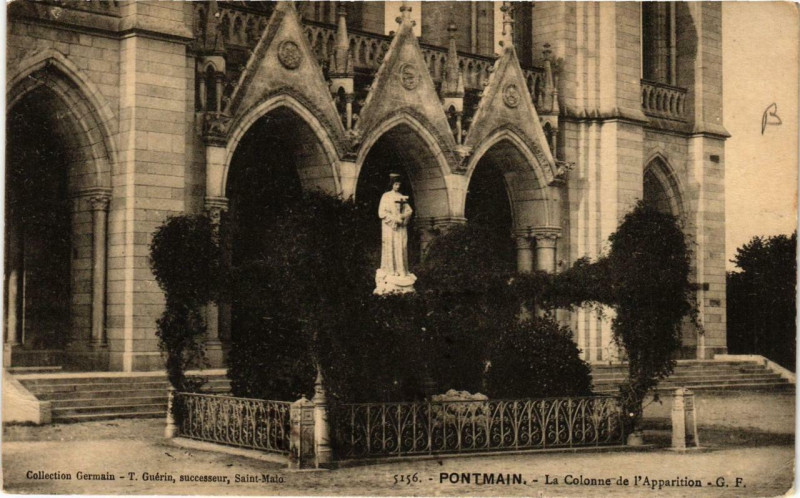 Carte postale ancienne Pontmain La Colonne de l'Apparition à Pontmain