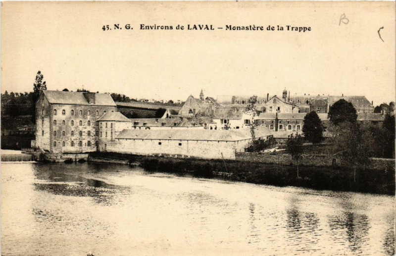 Carte postale ancienne Env. de Laval Monastere de la Trappe à Laval