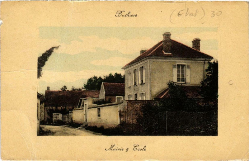Carte postale ancienne Buthiers Mairie & Ecole