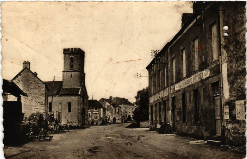 Carte postale ancienne Saint-Ouen des Vallons Le centre du Bourg