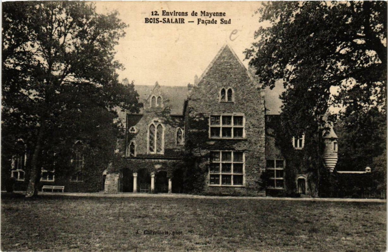 Carte postale ancienne Bois-Salair Env. de Mayenne Facade Sud à Mayenne