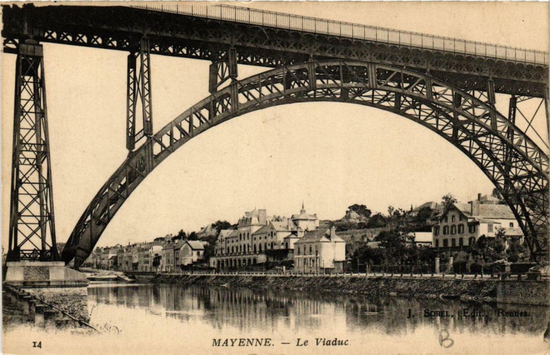 Carte postale ancienne Mayenne Le Viaduc à Mayenne