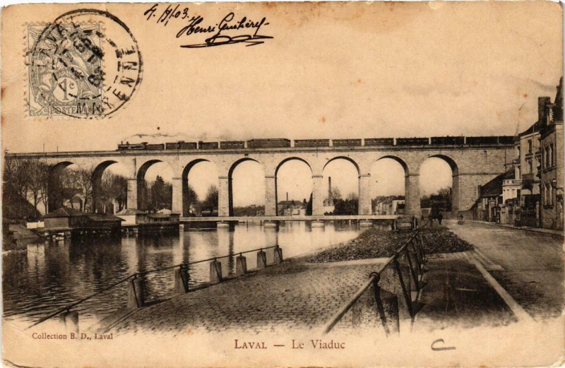 Carte postale ancienne Laval Le Viaduc à Laval