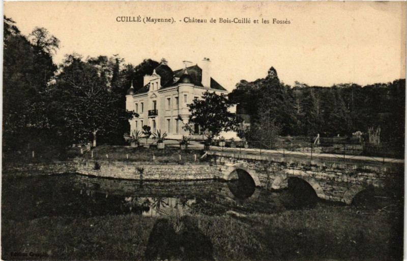 Carte postale ancienne Cuille Chateau de Bois-Cuillé et les Fossés à Cuillé