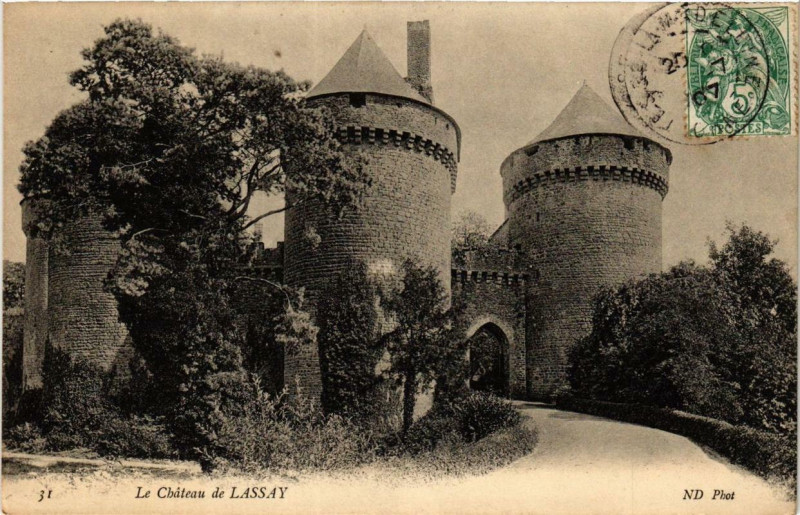 Carte postale ancienne Le Chateau de Lassay