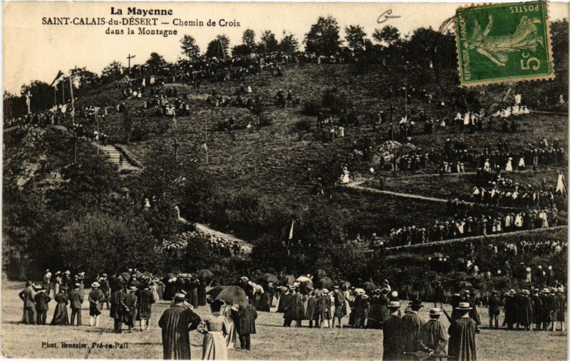 Carte postale ancienne Saint-Calais du Désert Chemin de Croix dans la Montagne à Saint-Calais-du-Désert