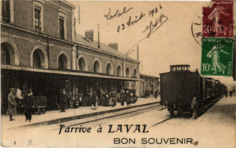 Carte postale ancienne L'Arrive a Laval Bon Souvenir à Laval
