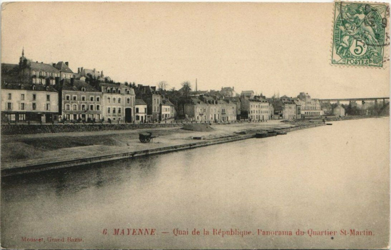 Carte postale ancienne Mayenne Panoramique du Quartier Saint-Martin à Mayenne