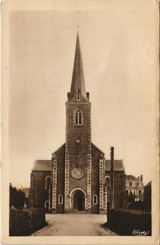 Carte postale ancienne Lassay - L'Eglise