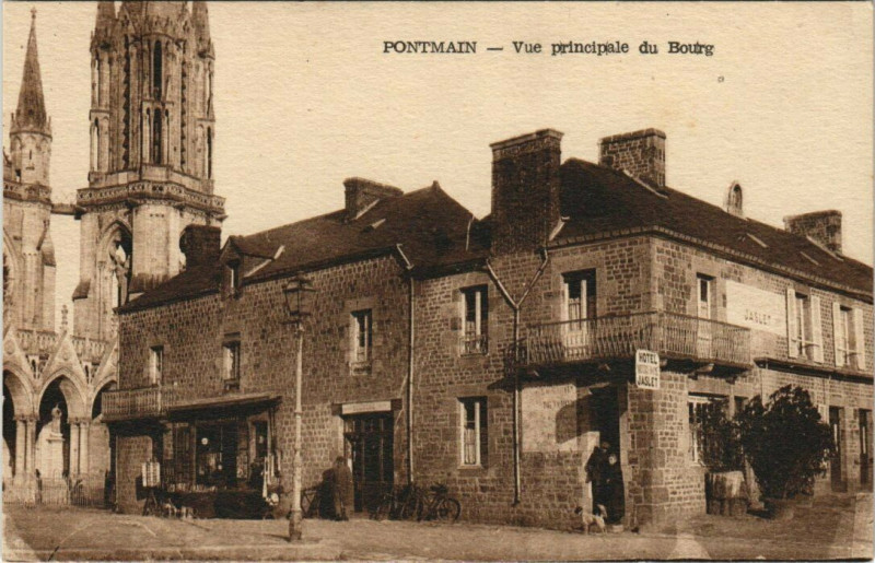 Carte postale ancienne Pontmain - Vue principale du Bourg à Pontmain