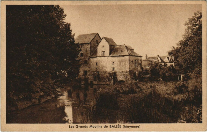 Carte postale ancienne La Grands Moulin de Ballee
