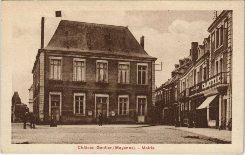 Carte postale ancienne Chateau-Gontier - Mairie