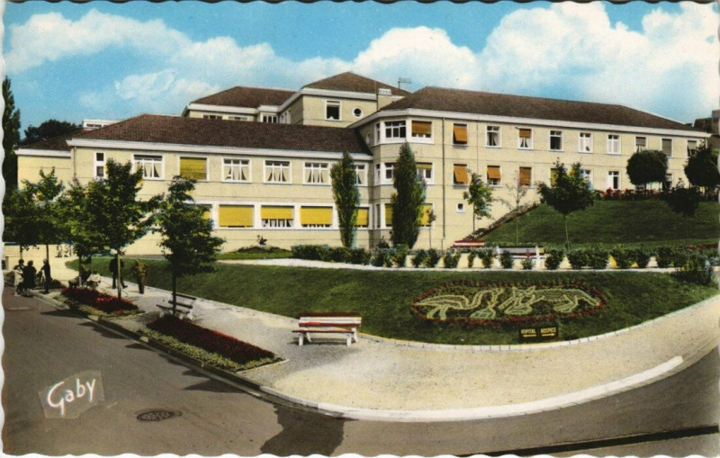 Carte postale ancienne Mayenne - L'Hopital à Mayenne