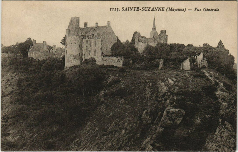 Carte postale ancienne Sainte-Suzanne - Vue Generale