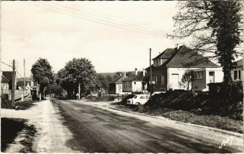 Carte postale ancienne Pre-en-Pail - Aveneu de Bretagne