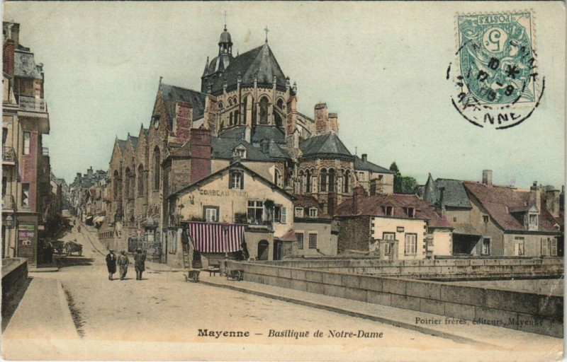 Carte postale ancienne Mayenne - Basilique de Notre-Dame à Mayenne
