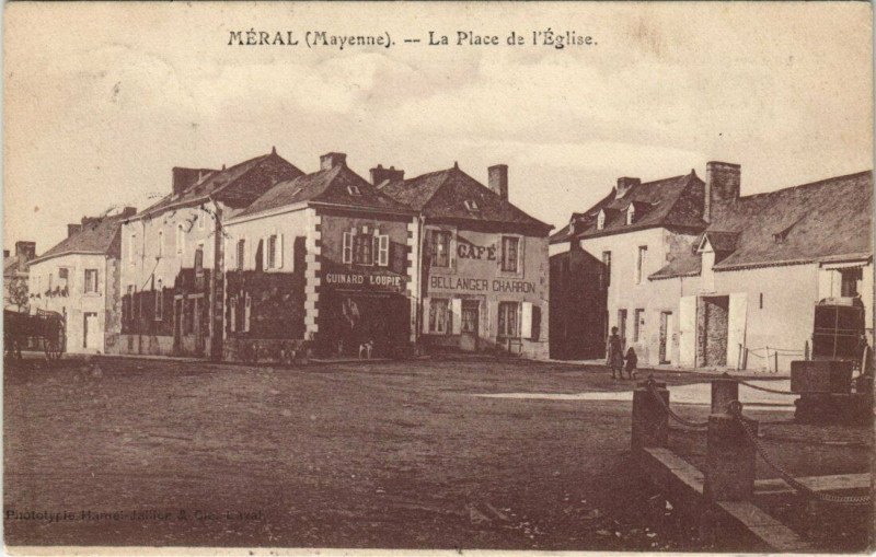 Carte postale ancienne Meral - La Place d'Eglise à Méral