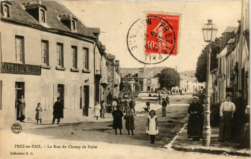 Carte postale ancienne Prez-en-Pail Rue du Champ de Foire