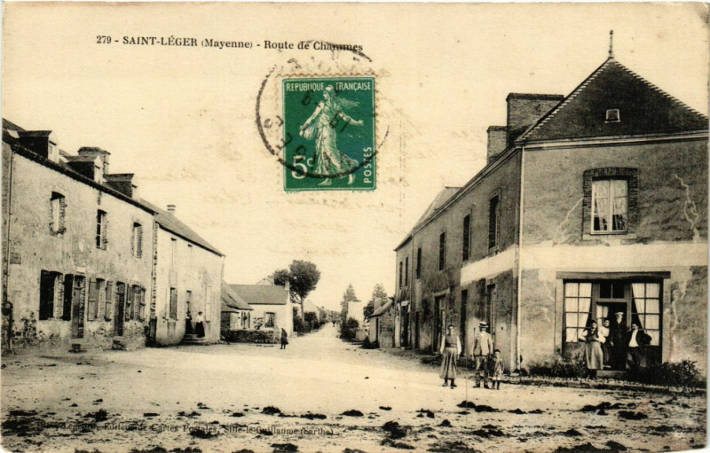 Carte postale ancienne Saint Léger, Route de Chammes à Saint-Léger