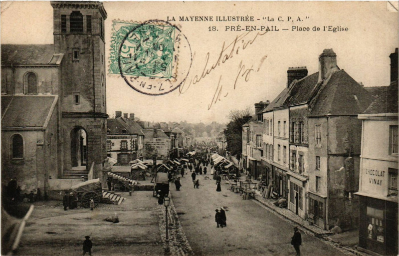 Carte postale ancienne Pré en Pail-Place de l'Eglise