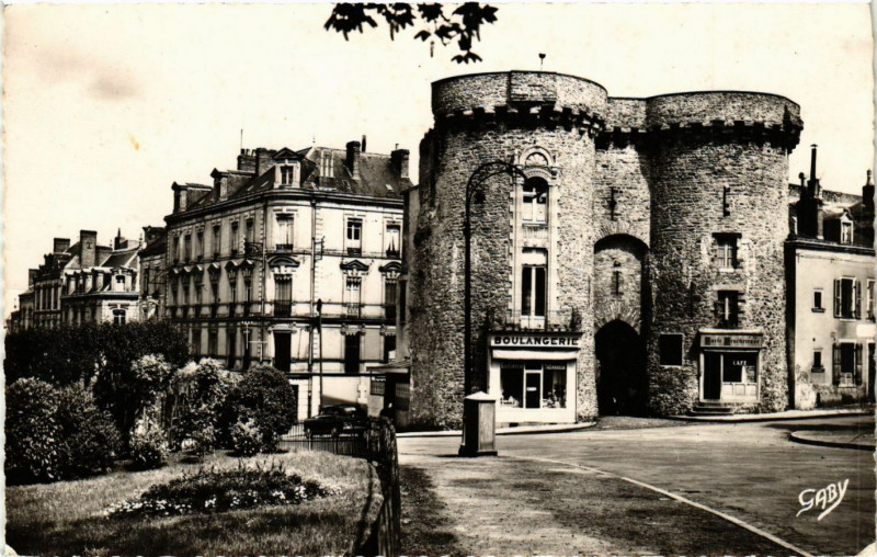 Carte postale ancienne Laval-La Porte Beucheresse à Laval