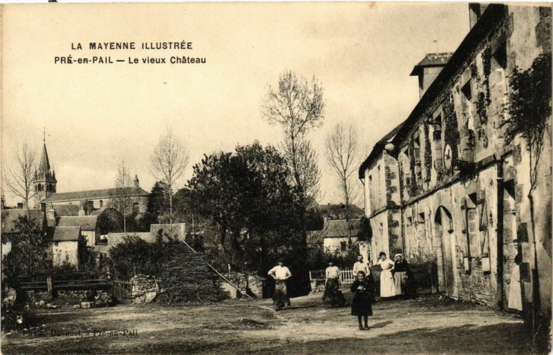 Carte postale ancienne La Mayenne Illustrée, Pré en Pail-Le vieux Chateau à Mayenne
