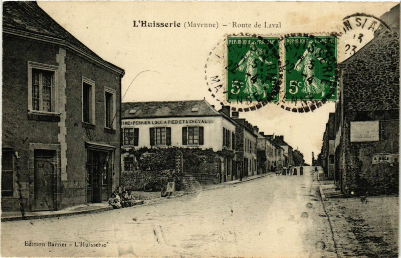 Carte postale ancienne L'Huisserie, Route de Laval à Laval