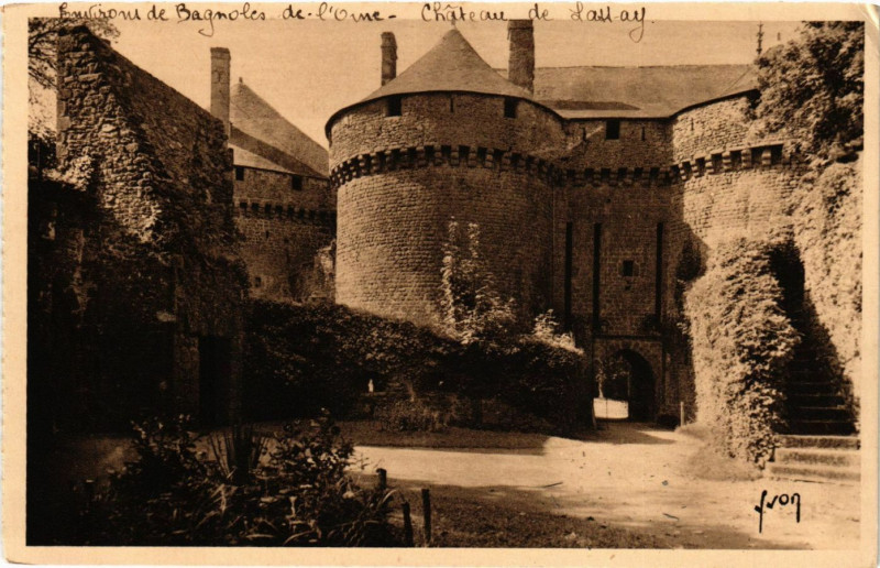 Carte postale ancienne Environs de Bagnoles de l'Orne, Chateau de Lassay