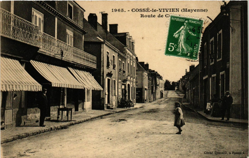 Carte postale ancienne Cossé le Vivien, Mayenne à Mayenne