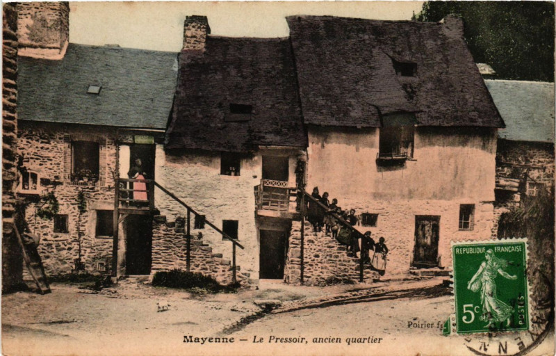 Carte postale ancienne Mayenne - Le Pressoir ancien quartier à Mayenne