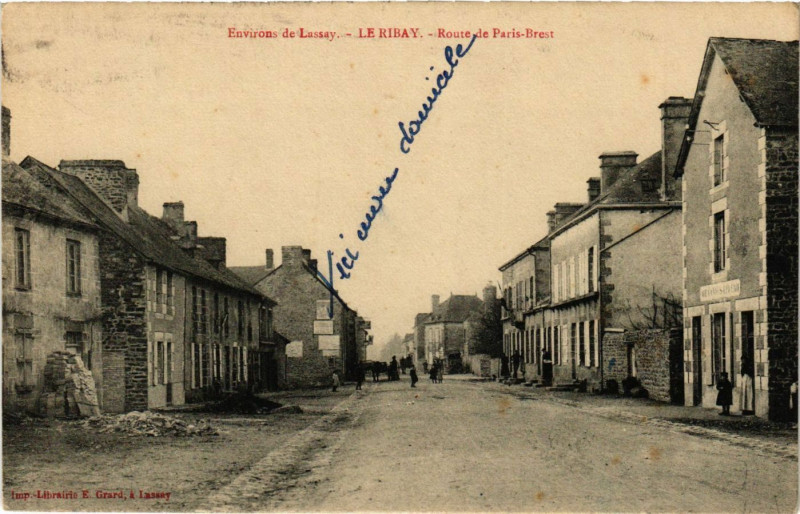 Carte postale ancienne Le Ribay - Route de Paris-Brest au Ribay