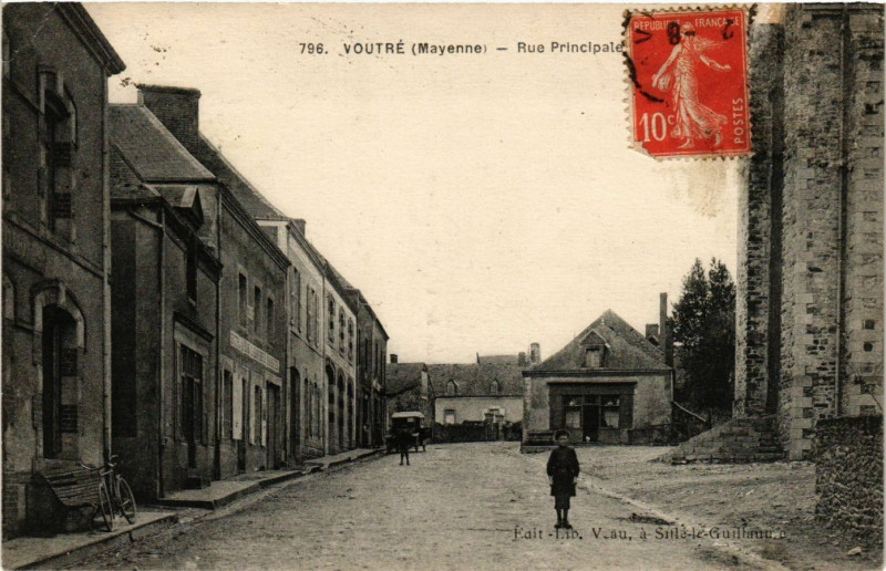 Carte postale ancienne Voutre - Rue Principale à Voutré
