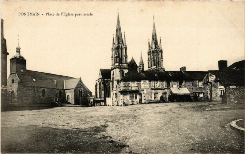 Carte postale ancienne Pontmain - Place de l'Eglise à Pontmain