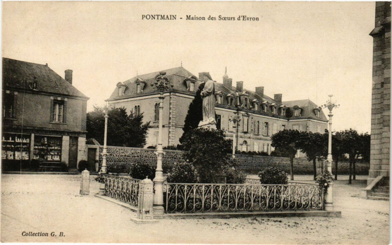 Carte postale ancienne Pontmain - Maison des Soeurs d'Evron à Pontmain
