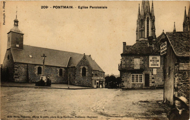 Carte postale ancienne Pontmain - Eglise Paroissiale à Pontmain