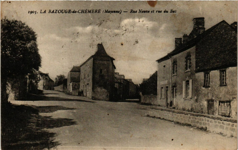 Carte postale ancienne Mayenne - Rue Neuve et rue du Bas à Mayenne
