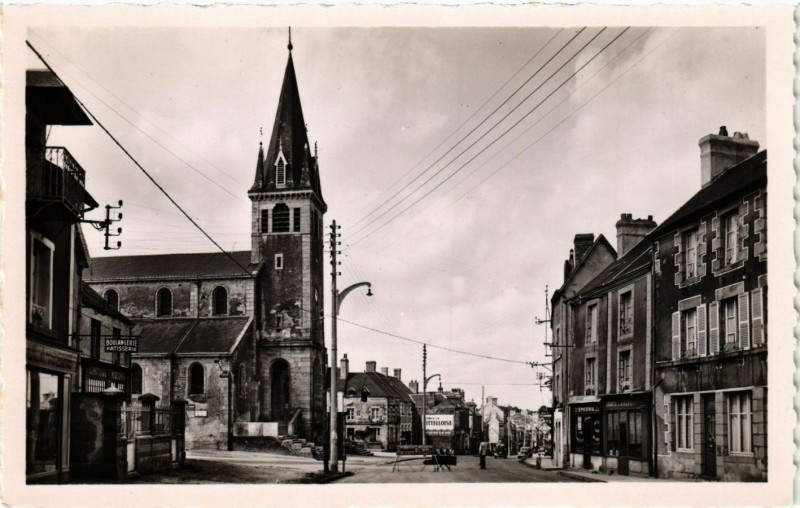 Carte postale ancienne Mayenne - Pre en Pail Arrivee par Alencon à Mayenne