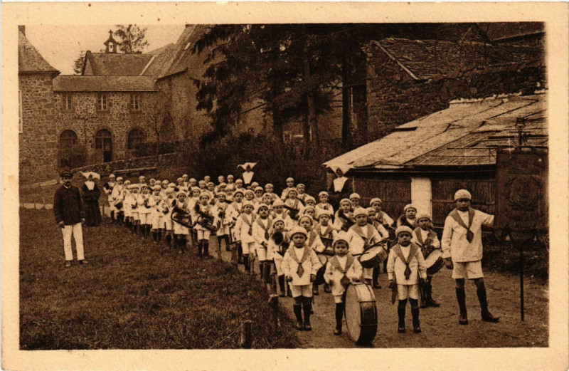 Carte postale ancienne Mayenne - Orpherins de St.-Georges de l'Isle à Mayenne