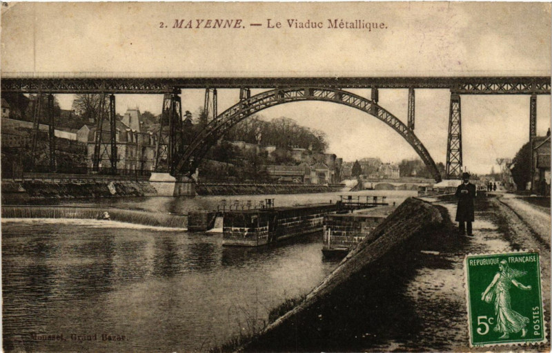 Carte postale ancienne Mayenne - Le Viaduc Metallique à Mayenne