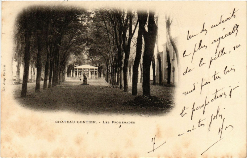 Carte postale ancienne Chateau-Gontier - Les Promenades