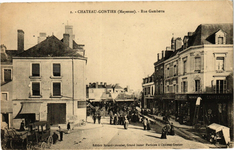 Carte postale ancienne Chateau-Gontier - Rue Gambetta