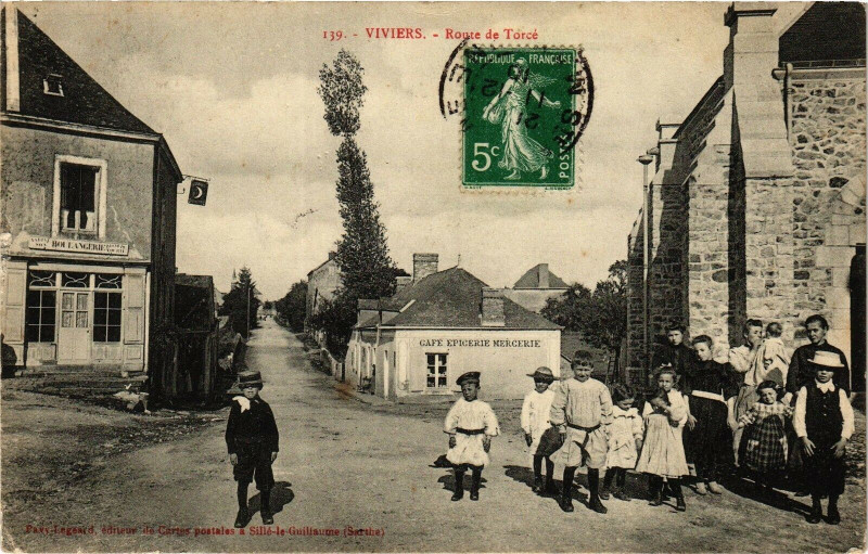 Carte postale ancienne Viviers - Route de Torcé