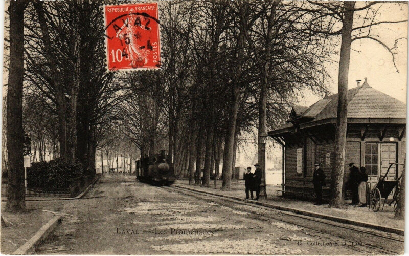 Carte postale ancienne Laval - Les Promenades à Laval