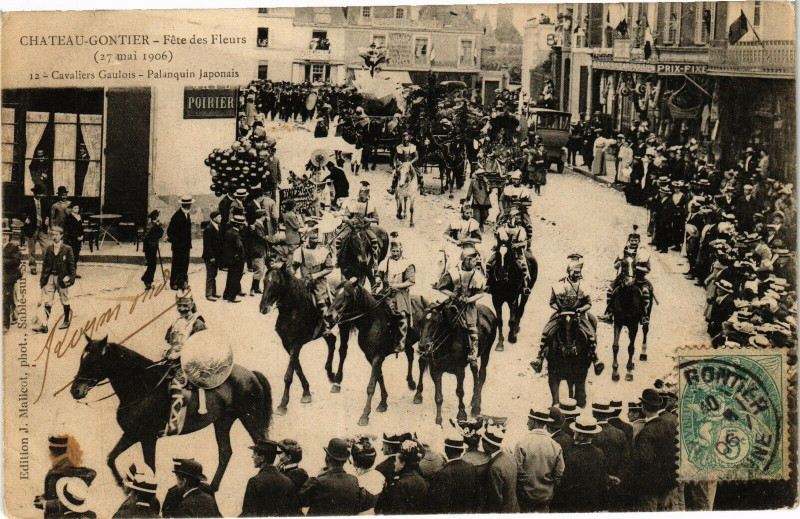 Carte postale ancienne Chateau-Gontier - Féte des Fleurs - Cavaliers Gaulois - Palanquin