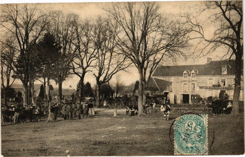 Carte postale ancienne Lassay - Le Champ de loire