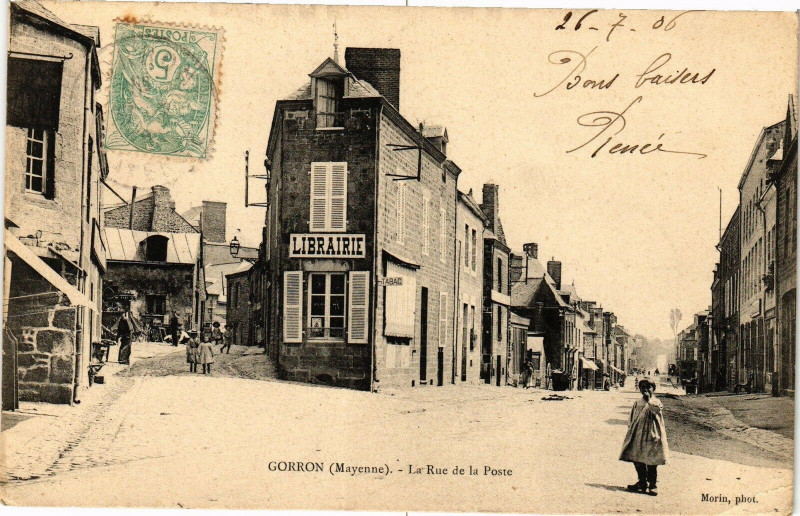 Carte postale ancienne Gorron - La Rue de la Poste à Gorron