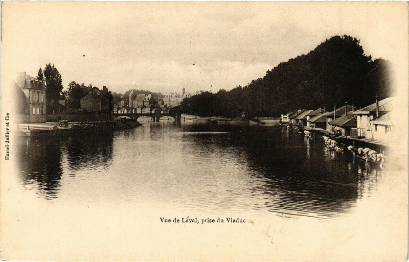 Carte postale ancienne Vue de Laval prise du Viaduc à Laval