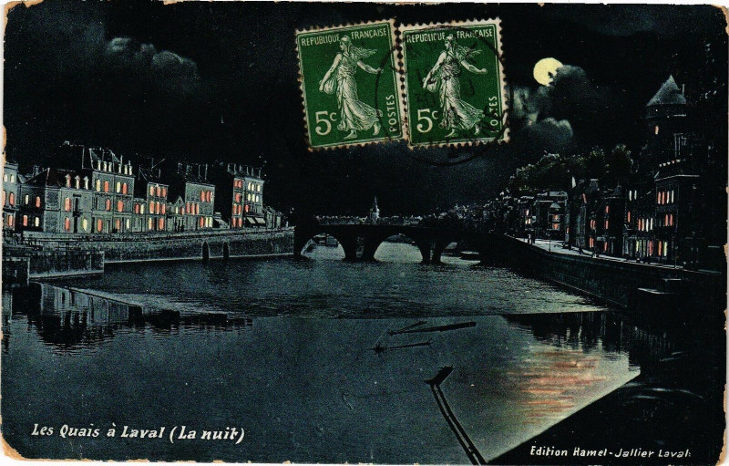 Carte postale ancienne Les Quais á Laval-La nuit à Laval